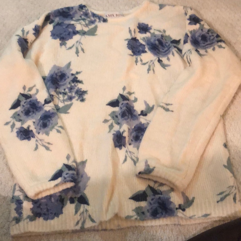 Never worn - Target Floral Sweater- M